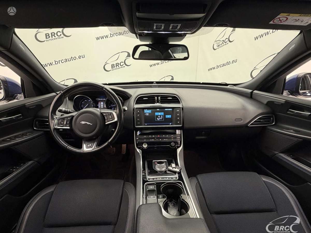 Jaguar XE, 2.0 l., Седан