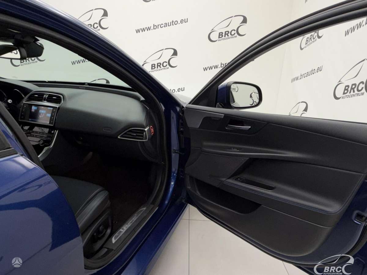 Jaguar XE, 2.0 l., Седан
