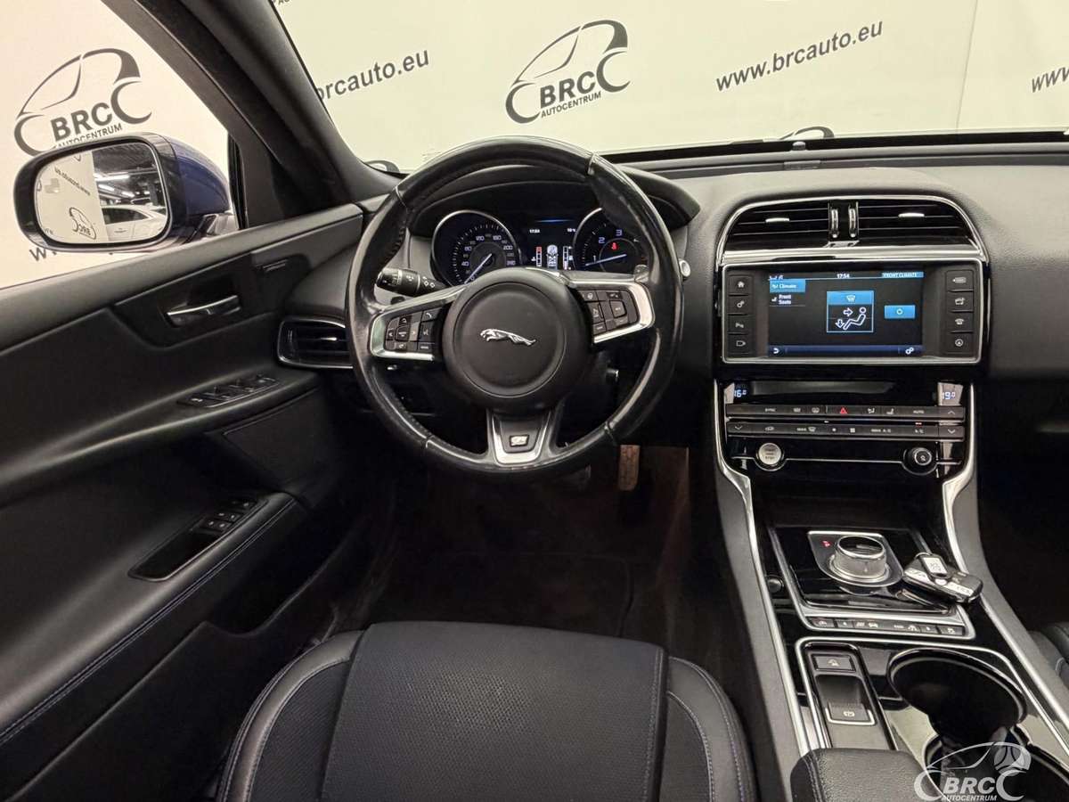 Jaguar XE, 2.0 l., Седан