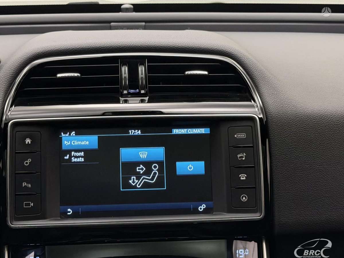 Jaguar XE, 2.0 l., Седан
