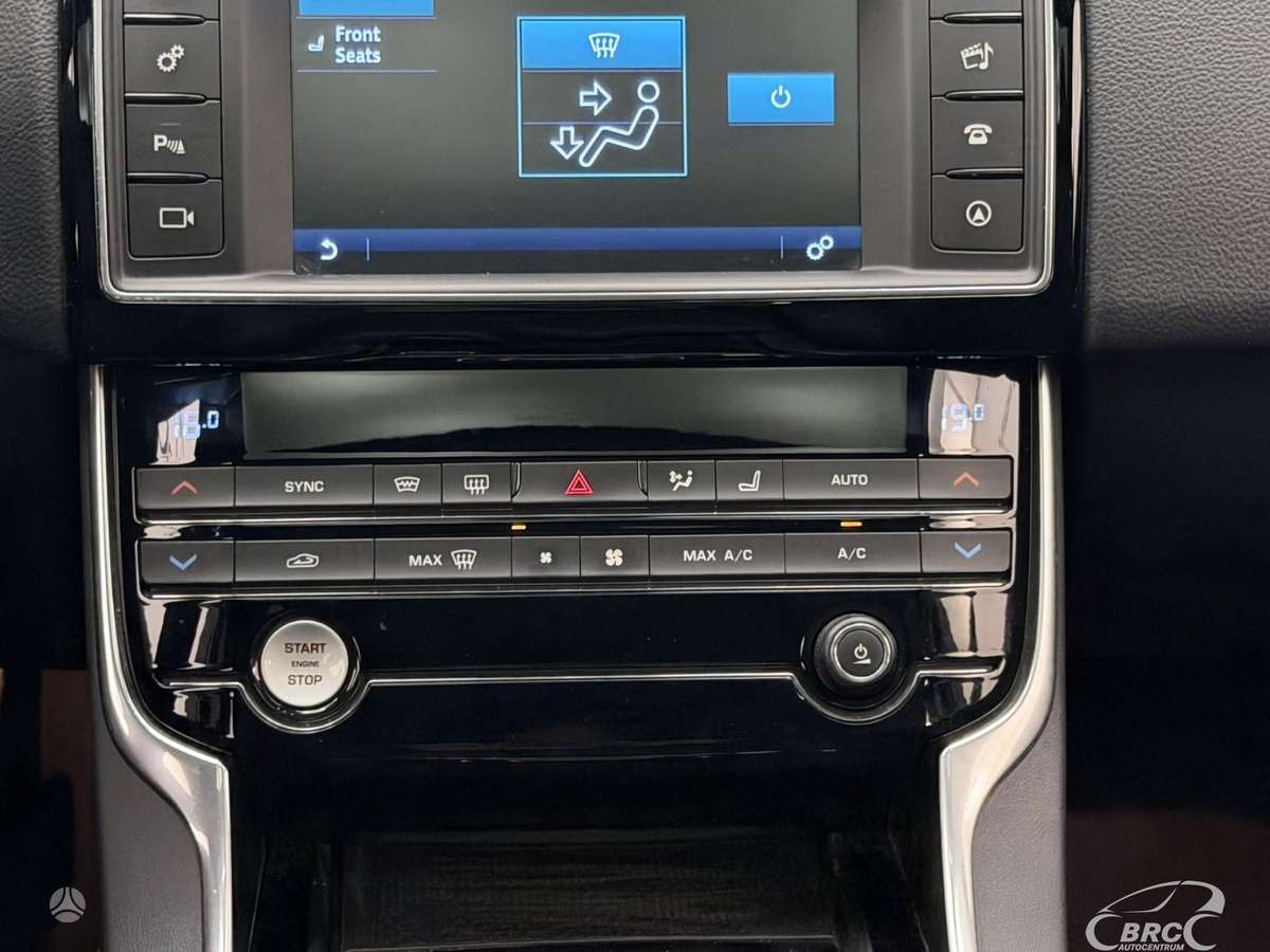 Jaguar XE, 2.0 l., Седан