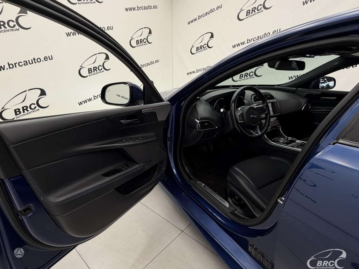 Jaguar XE, 2.0 l., Седан