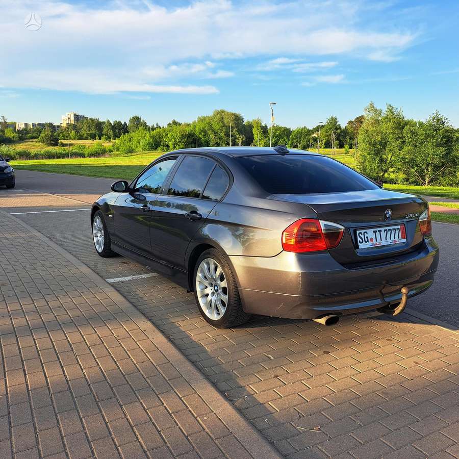 BMW 320, 2.0 l., Седан