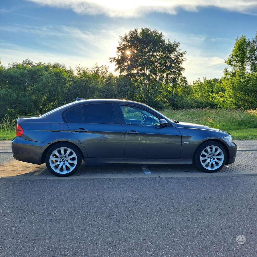 BMW 320, 2.0 l., Седан