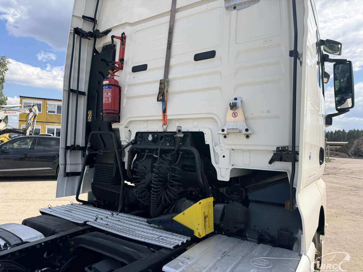 MAN TGX XXL, double sleeper