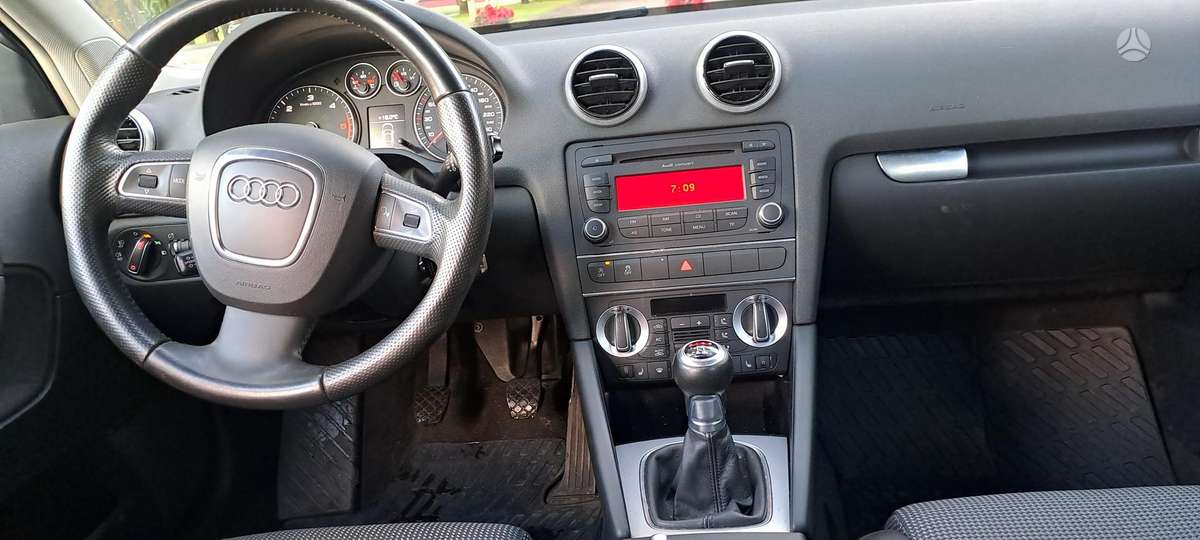 Audi A3, 1.6 l., Хэтчбек
