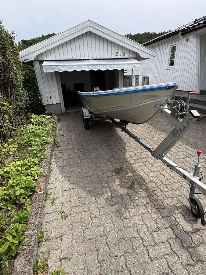 BUSTER XS, yachts / cruisers