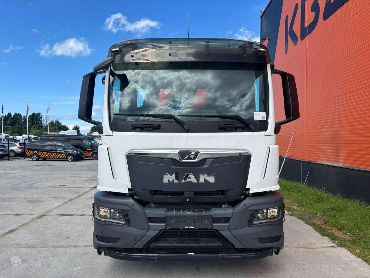 MAN TGS 35.480 8x4*4, с краном