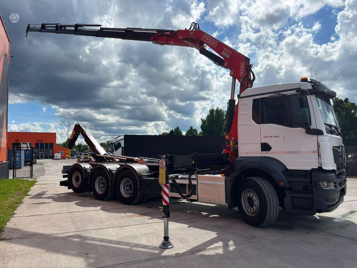 MAN TGS 35.480 8x4*4, с краном