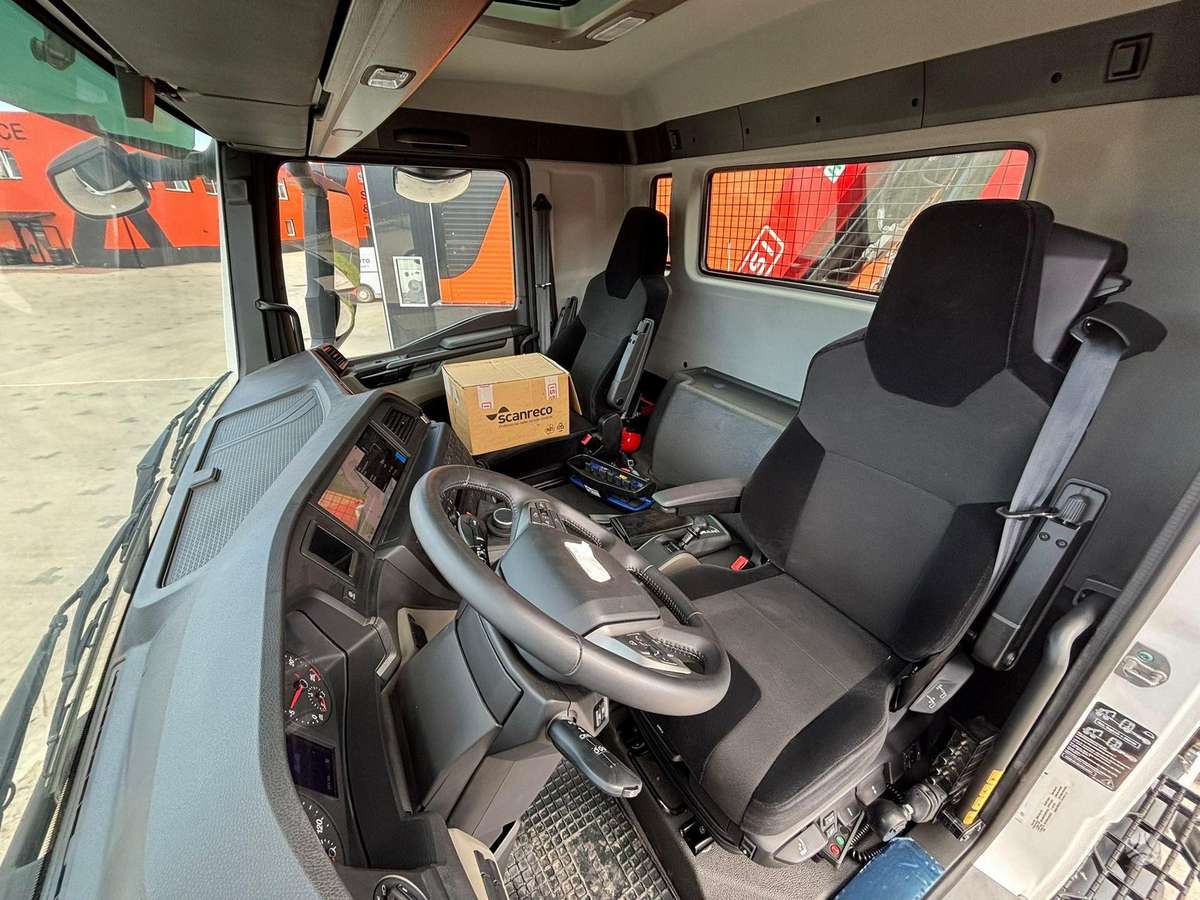 MAN TGS 35.480 8x4*4, с краном
