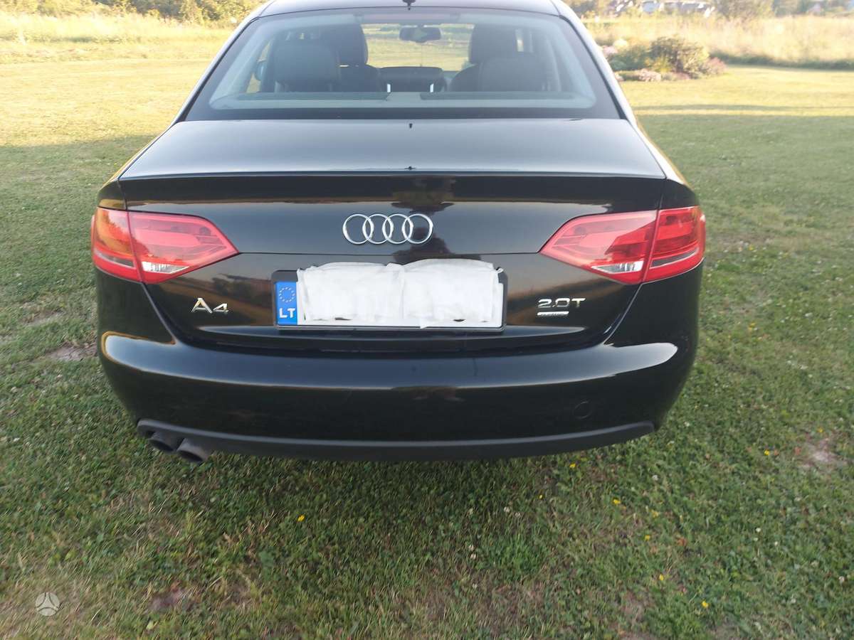 Audi A4, 2.0 l., Седан