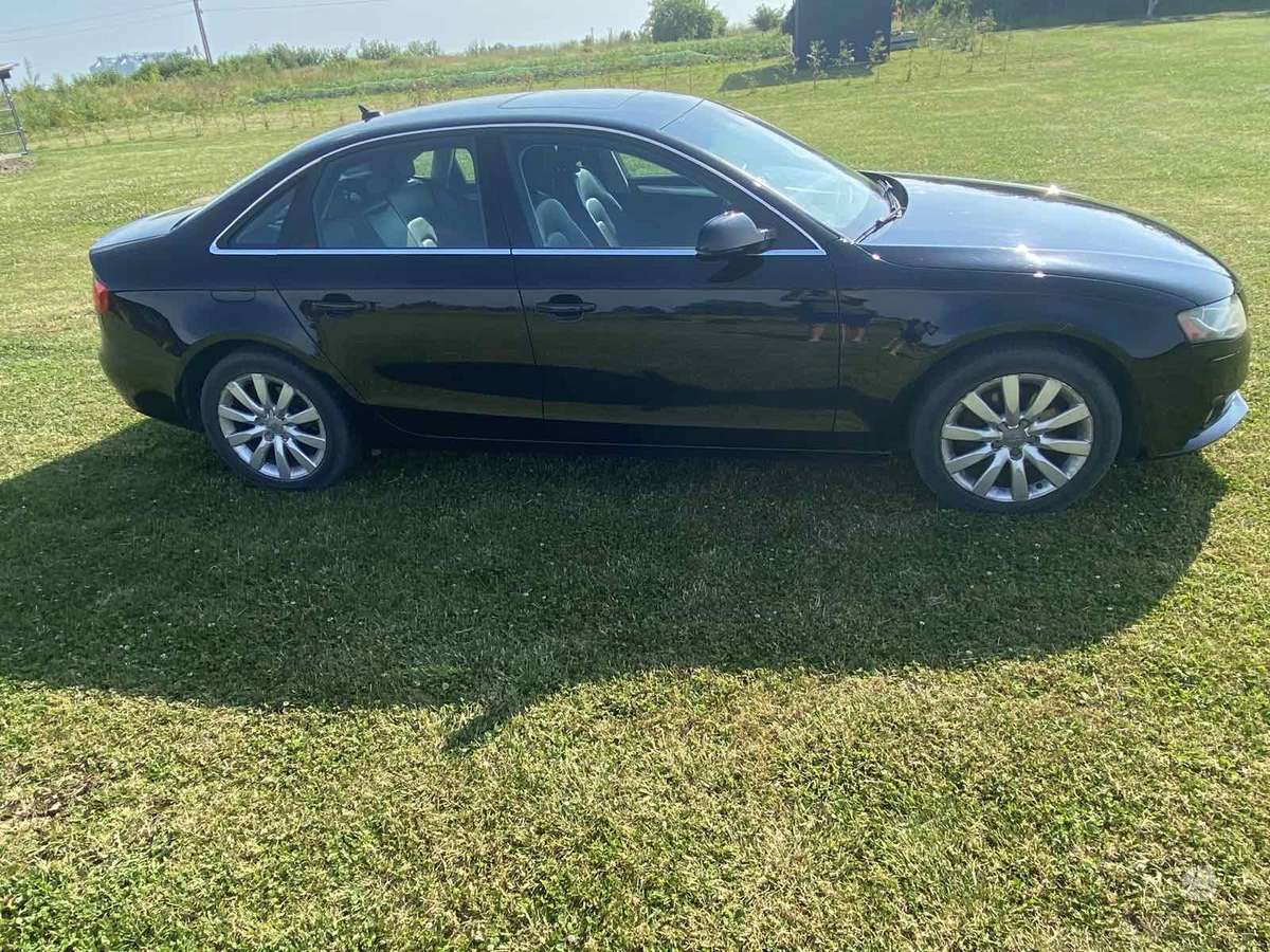 Audi A4, 2.0 l., Седан