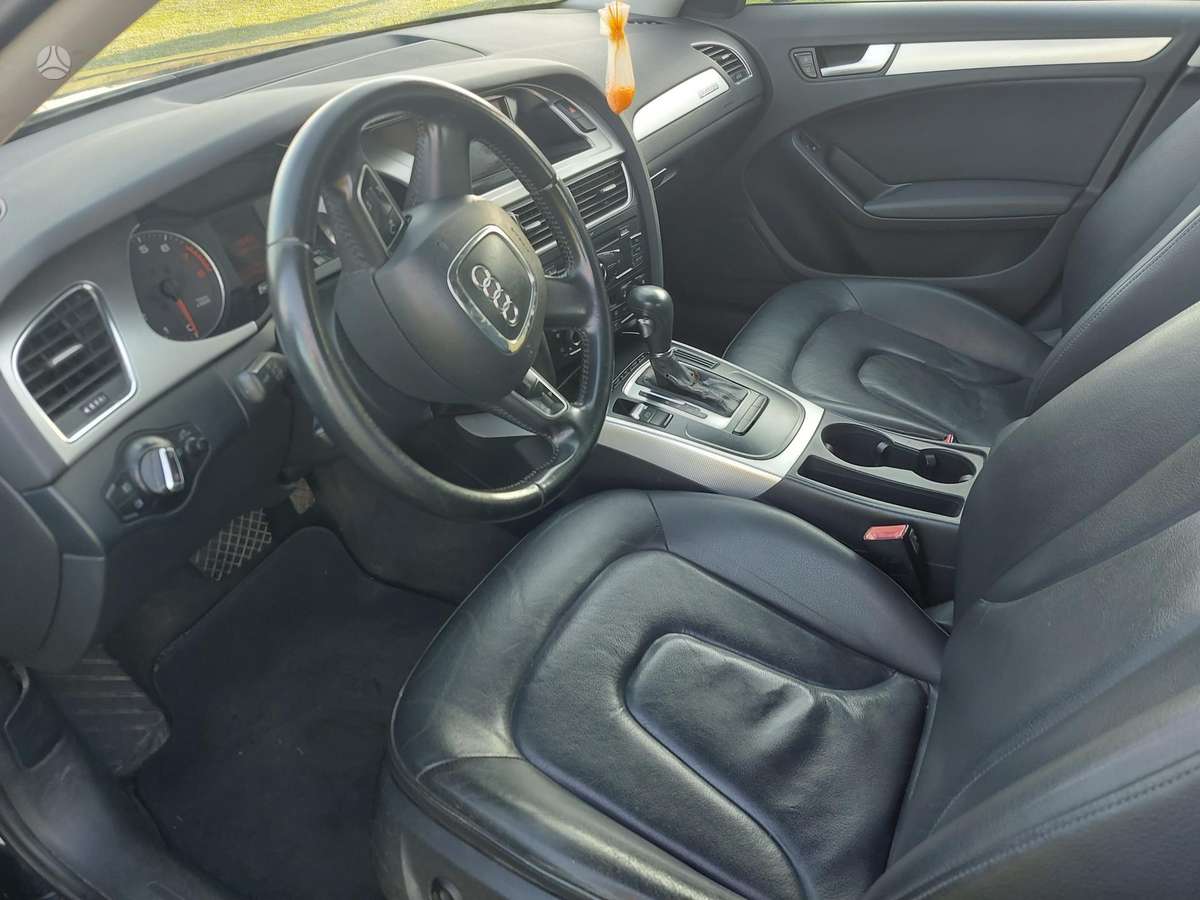 Audi A4, 2.0 l., Седан