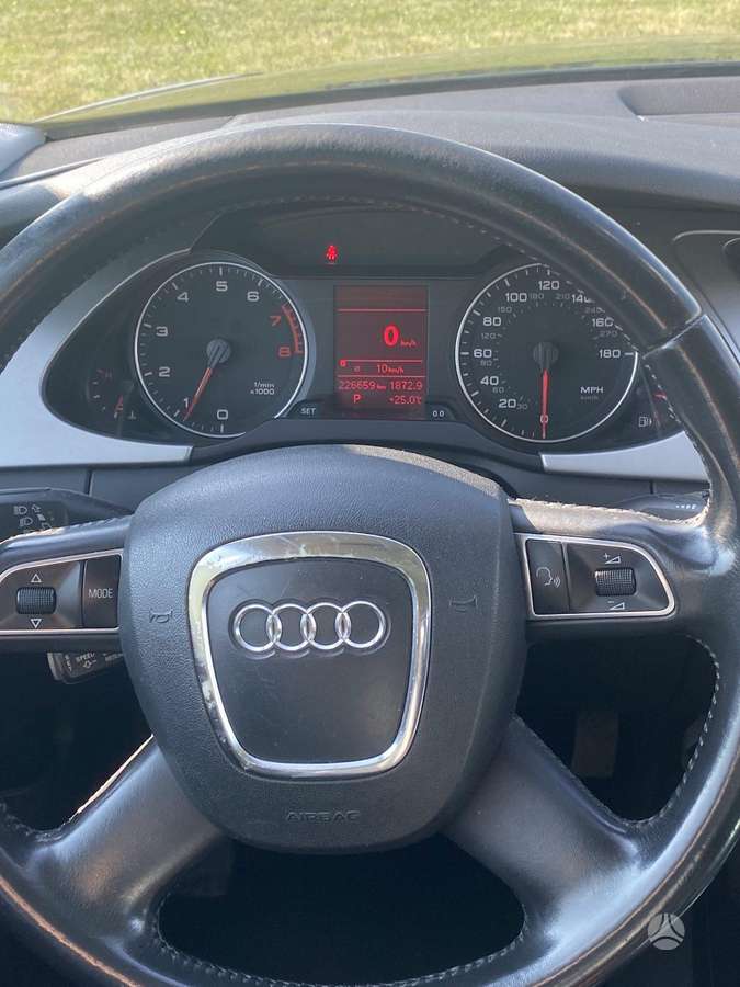 Audi A4, 2.0 l., Седан