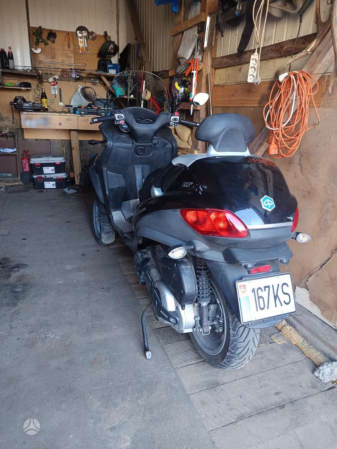 Piaggio MP3 400cc, trikes