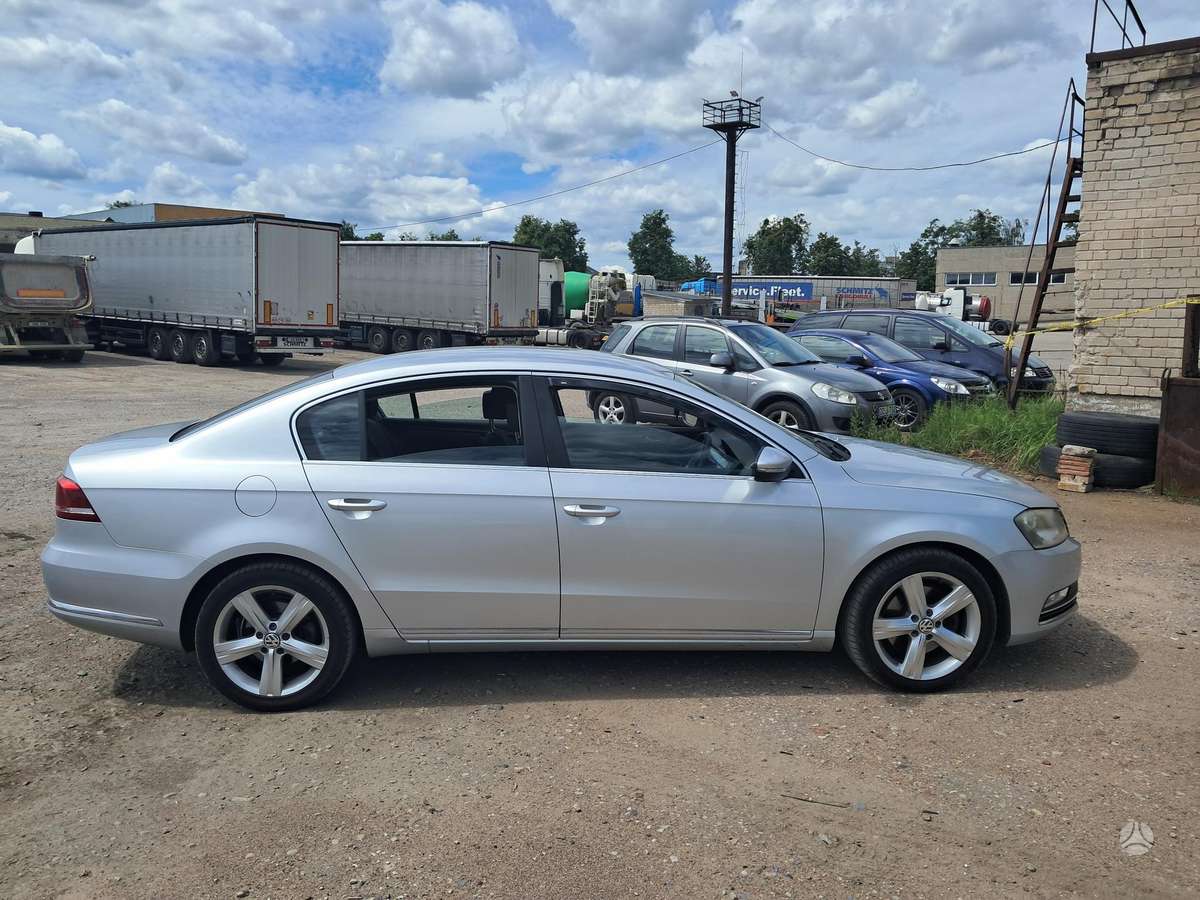 Volkswagen Passat - 9
