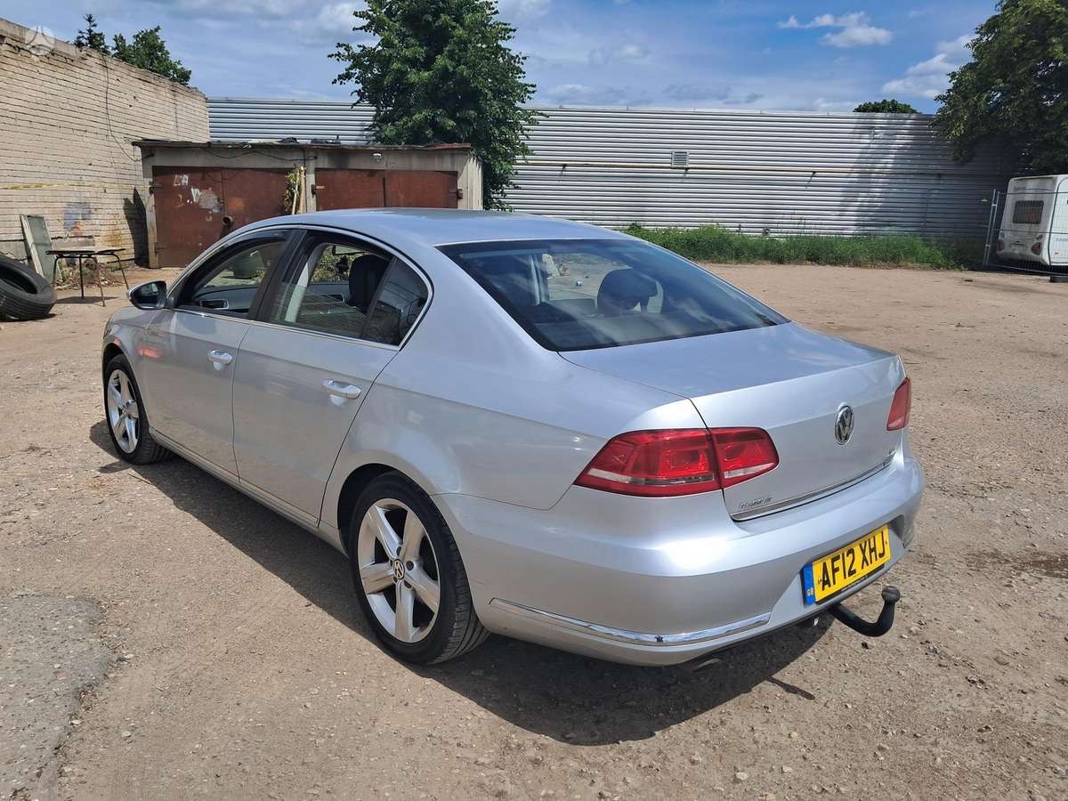 Volkswagen Passat - 10