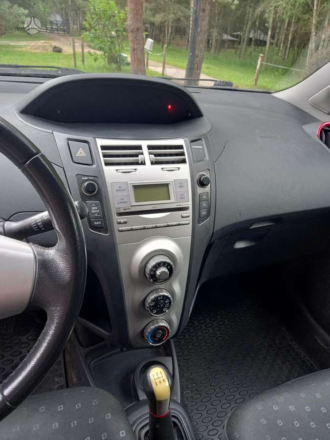 Toyota Yaris - 7