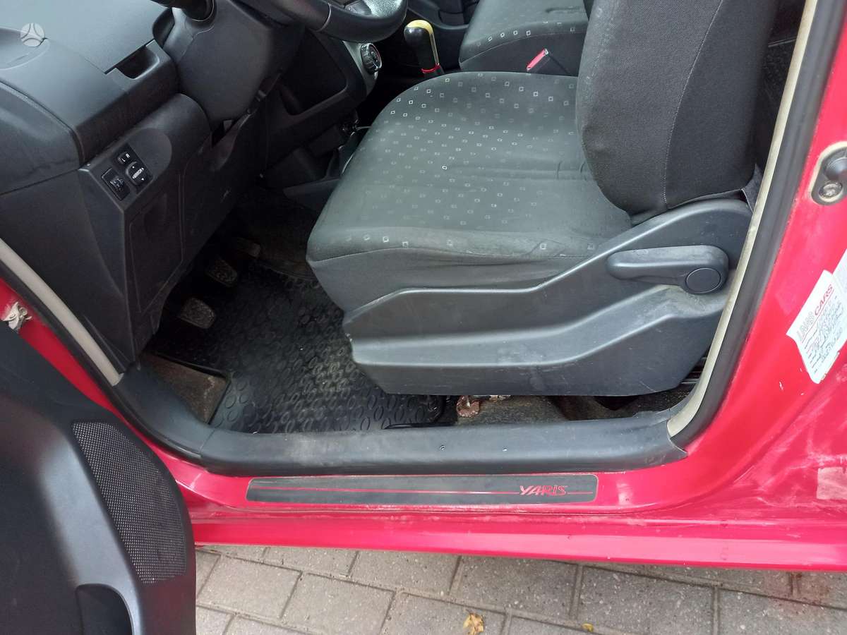Toyota Yaris - 8
