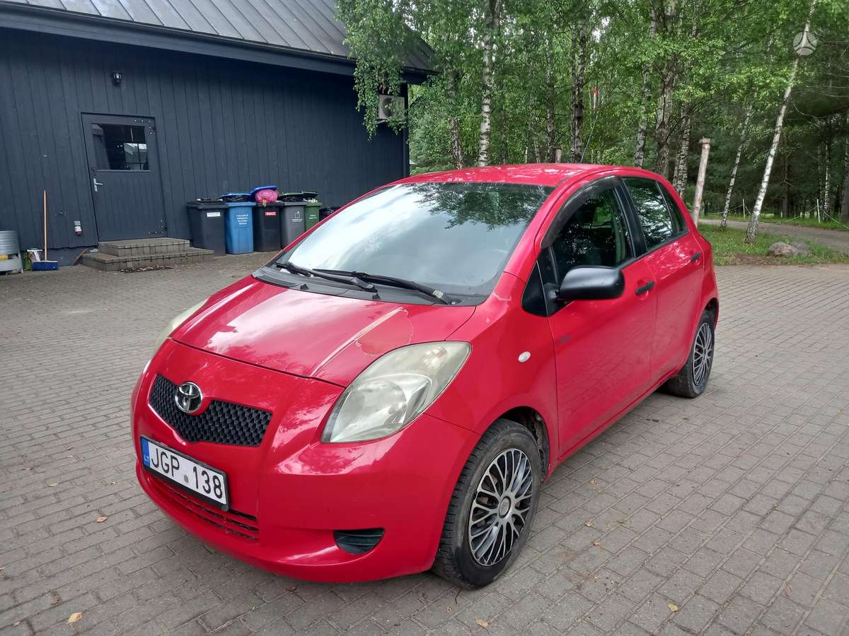 Toyota Yaris - 1