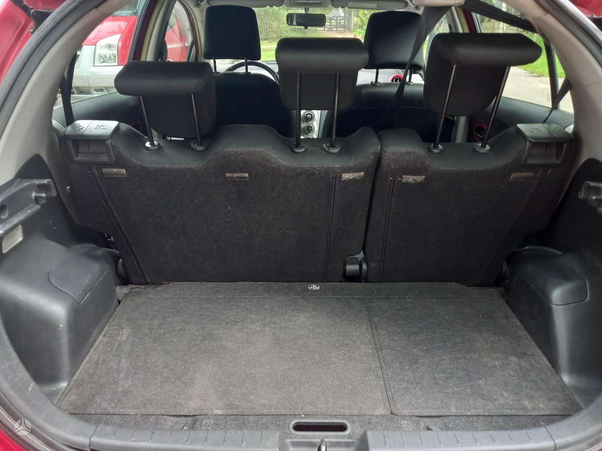 Toyota Yaris - 11