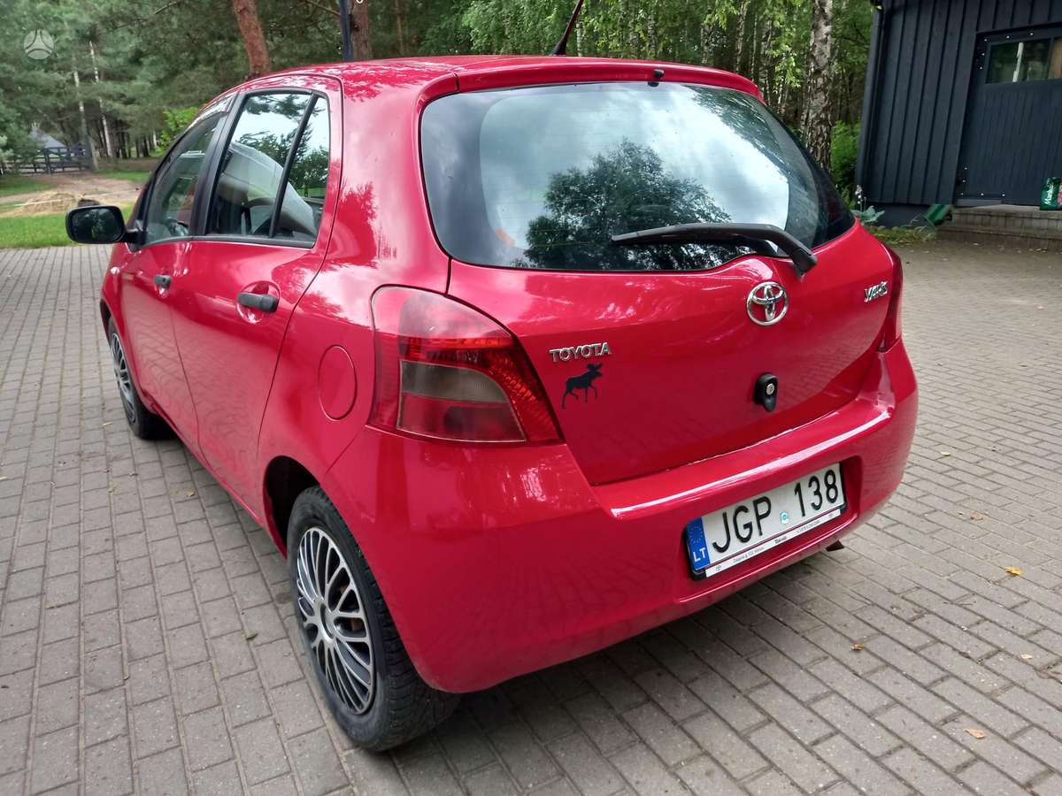 Toyota Yaris - 4