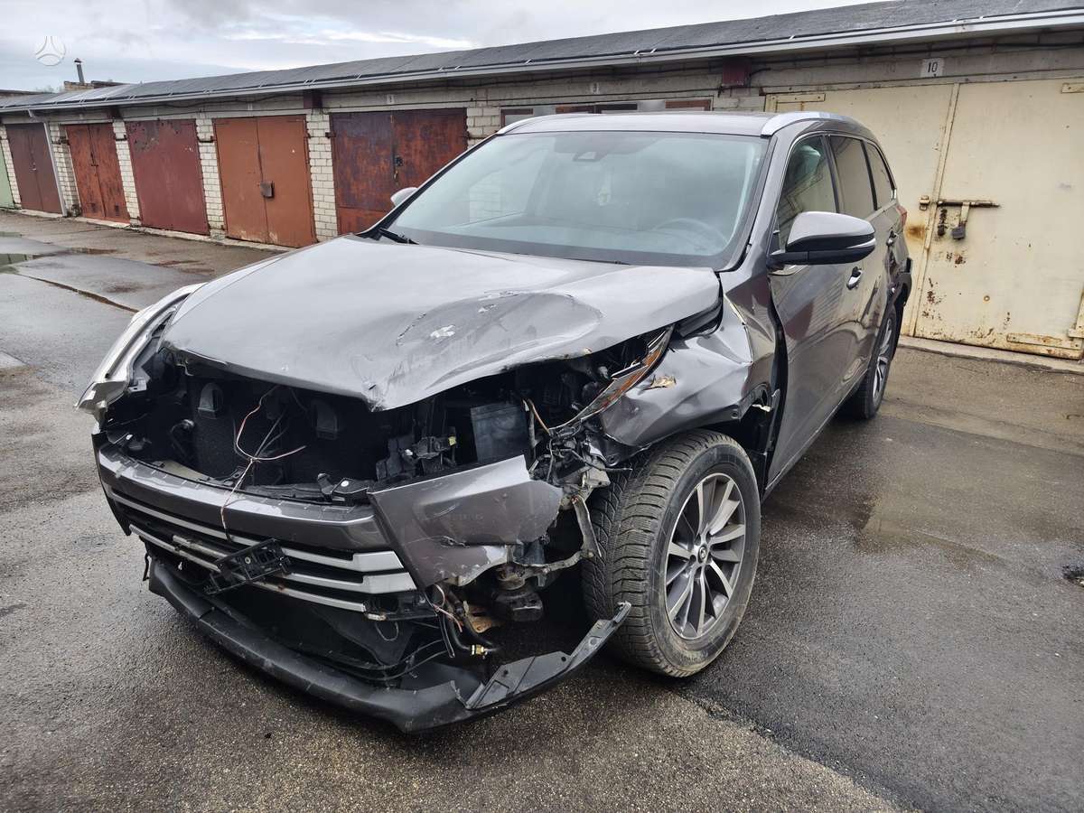Toyota Highlander - 1