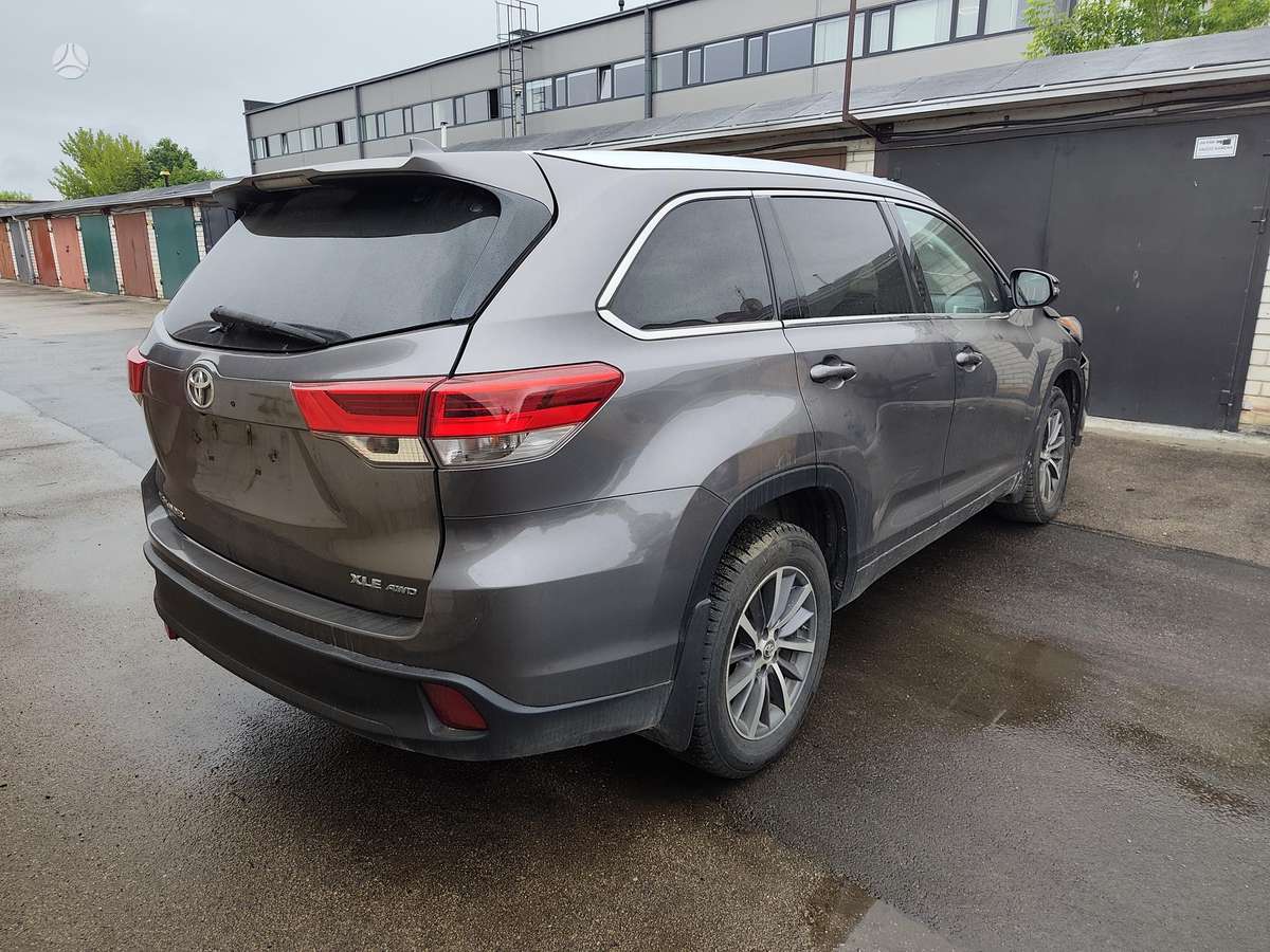 Toyota Highlander - 3