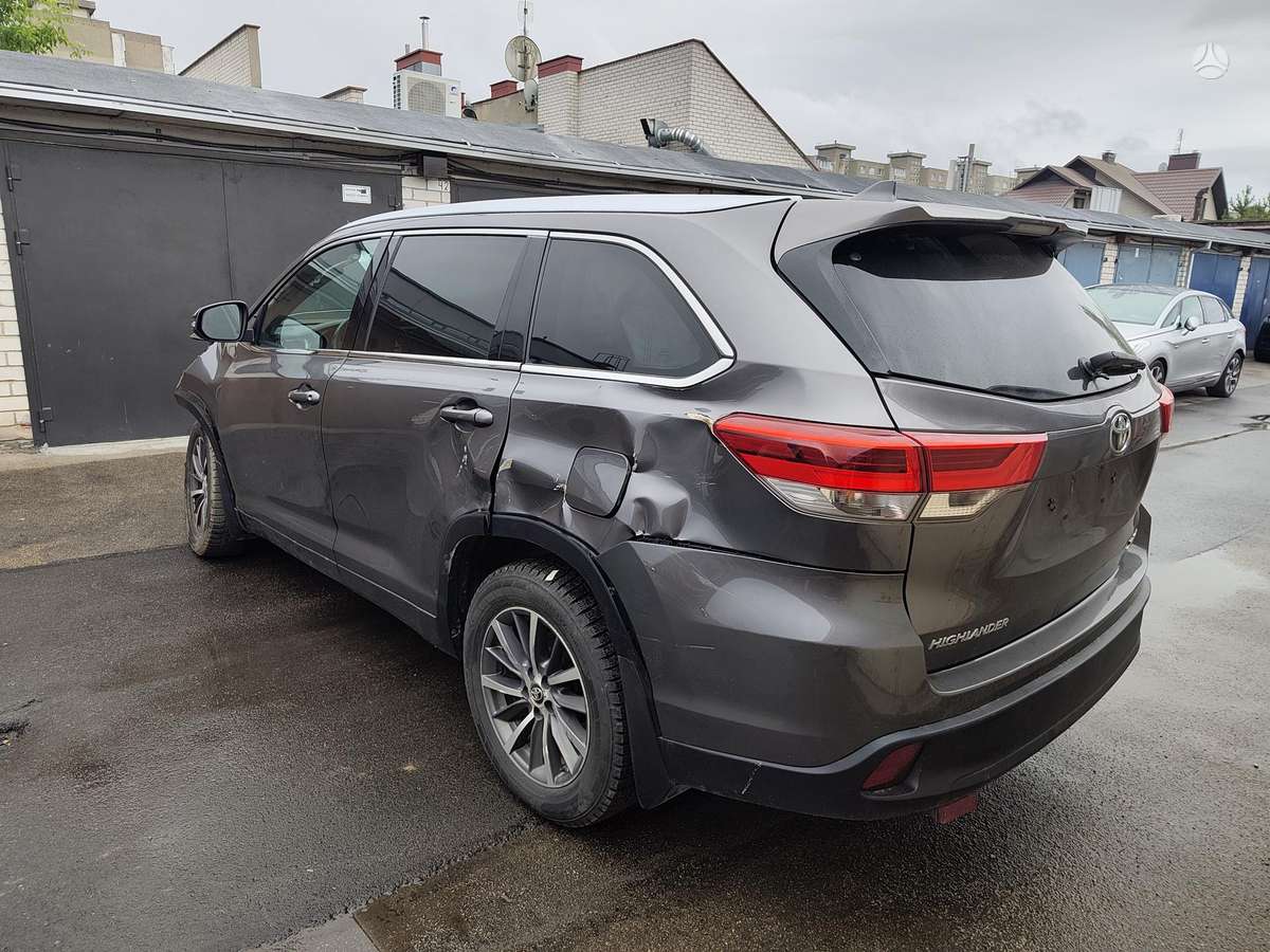 Toyota Highlander - 4