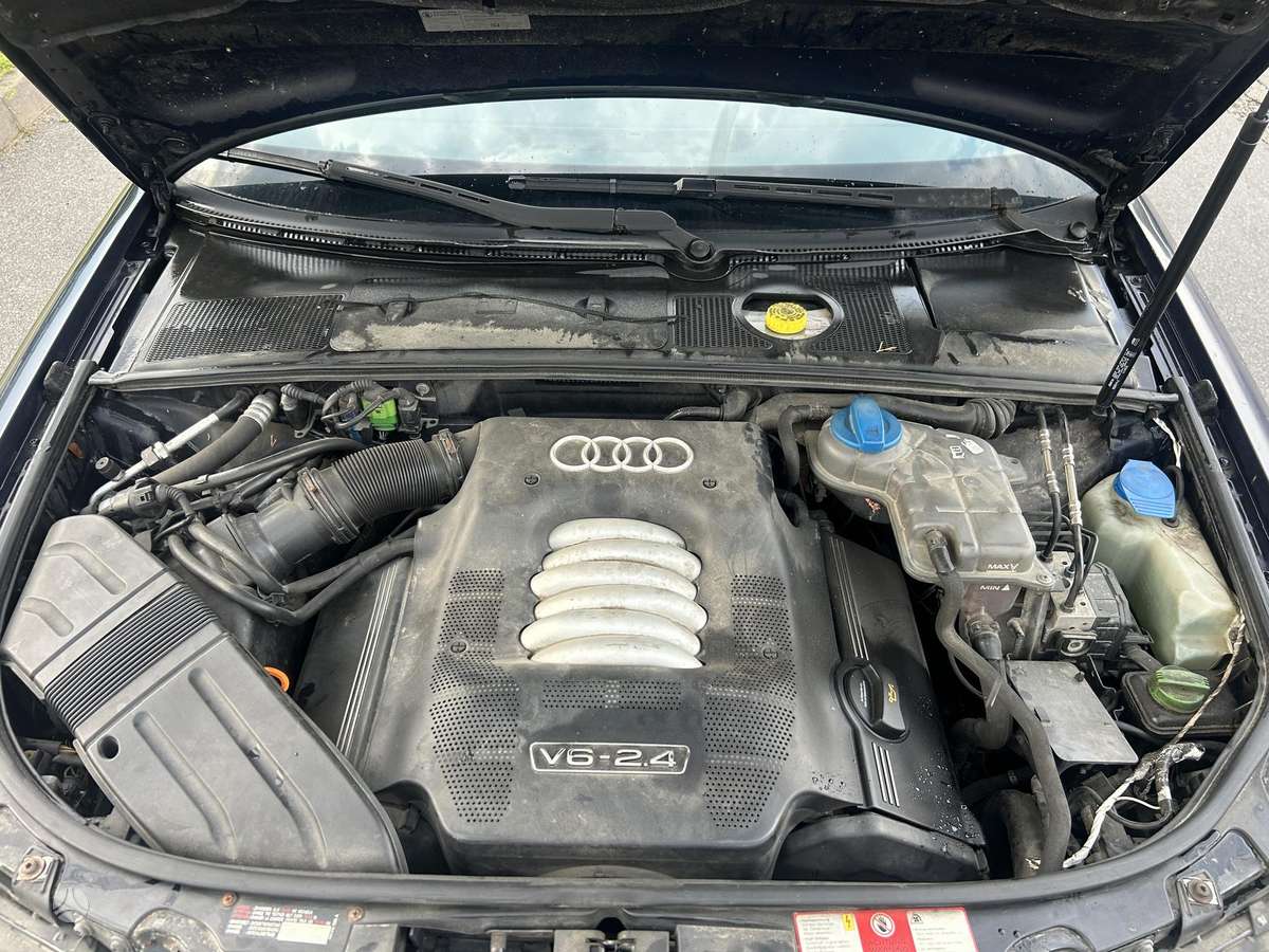 Audi A4, 2.4 l., saloon / sedan