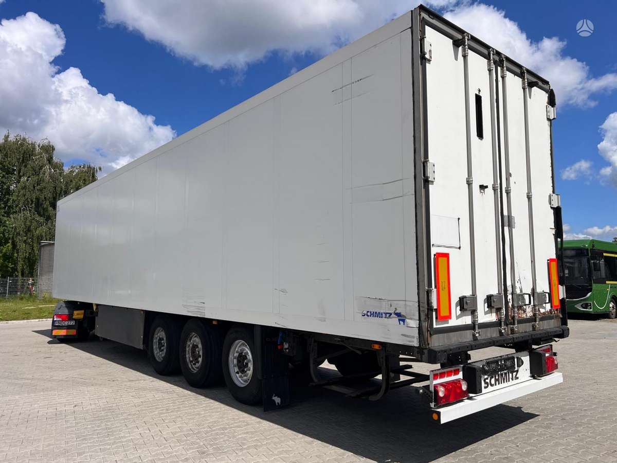 Schmitz SKO 24, refrigerated