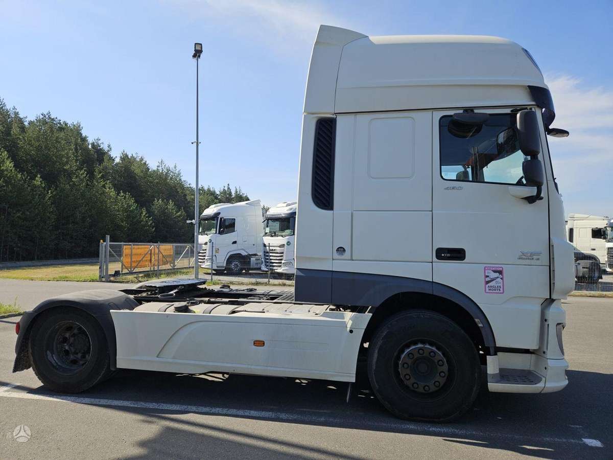 DAF 105 XF460 RETARDER, double sleeper