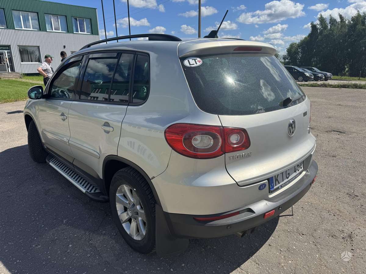 Volkswagen Tiguan - 5
