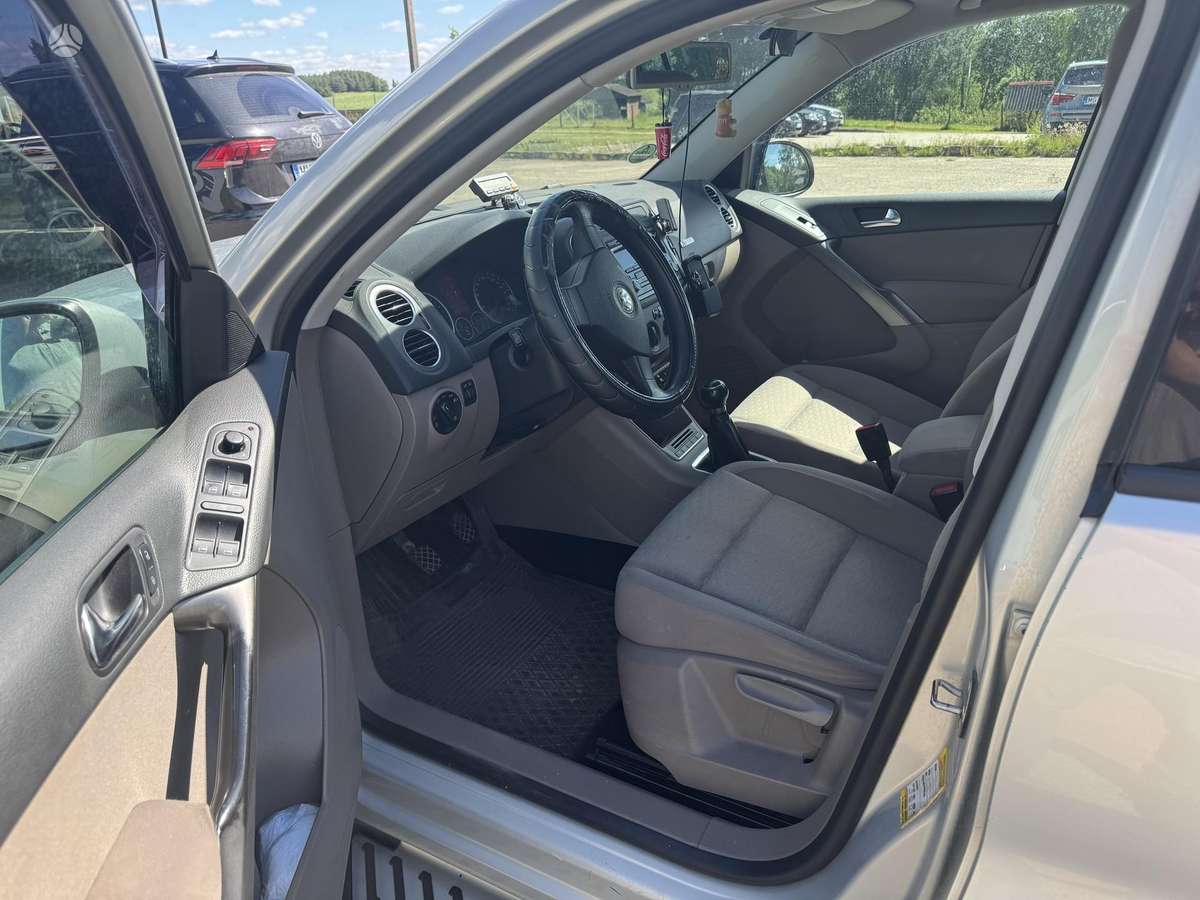 Volkswagen Tiguan - 9