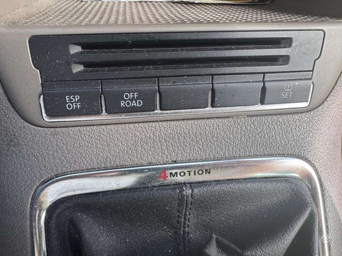 Volkswagen Tiguan - 12