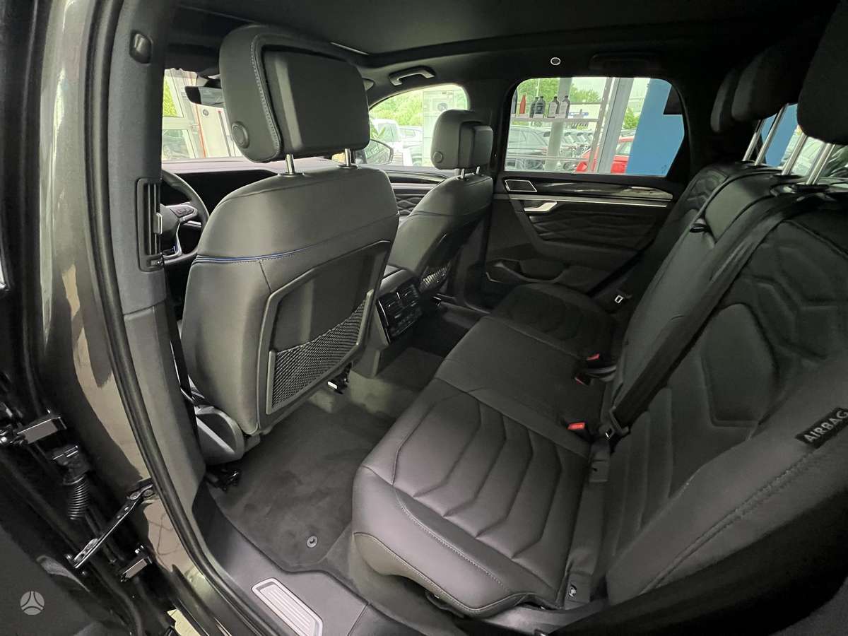 Volkswagen Touareg - 9