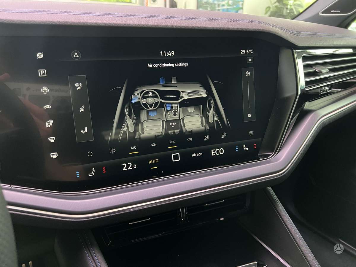 Volkswagen Touareg - 12