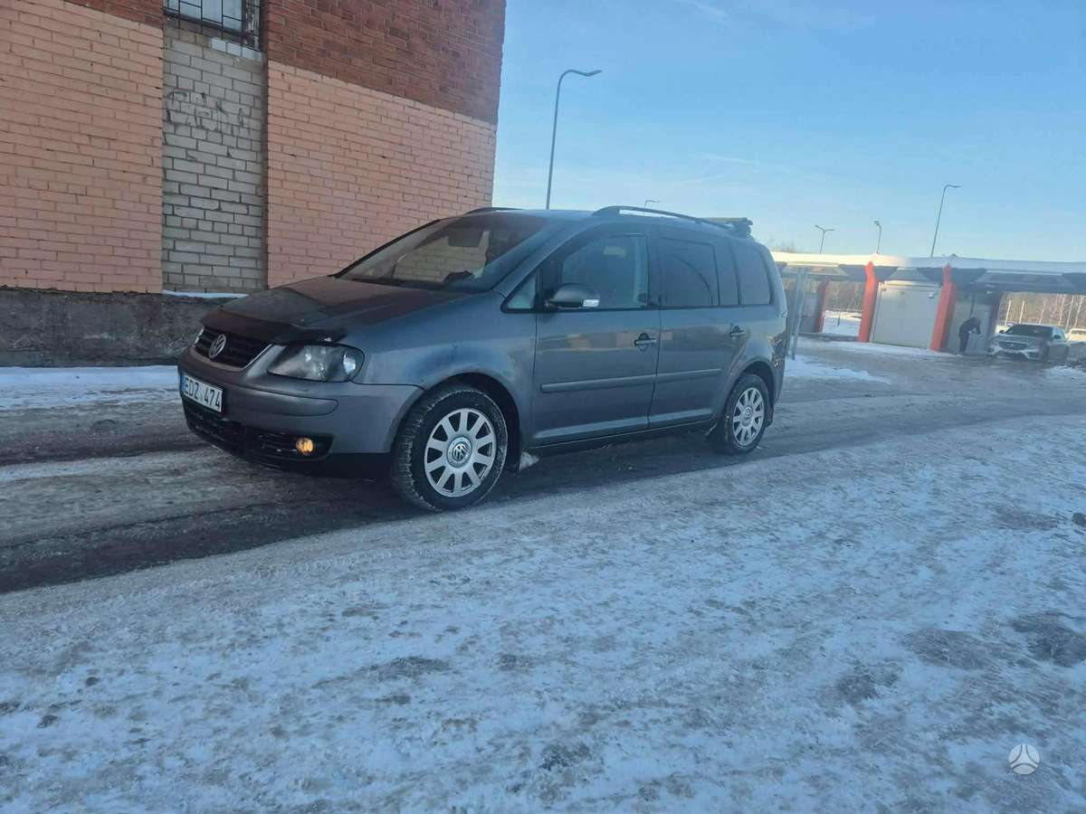 Volkswagen Touran - 4