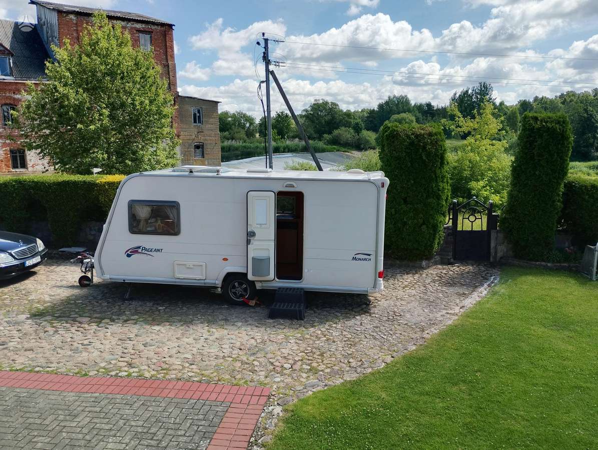 Swift Monarch, caravans
