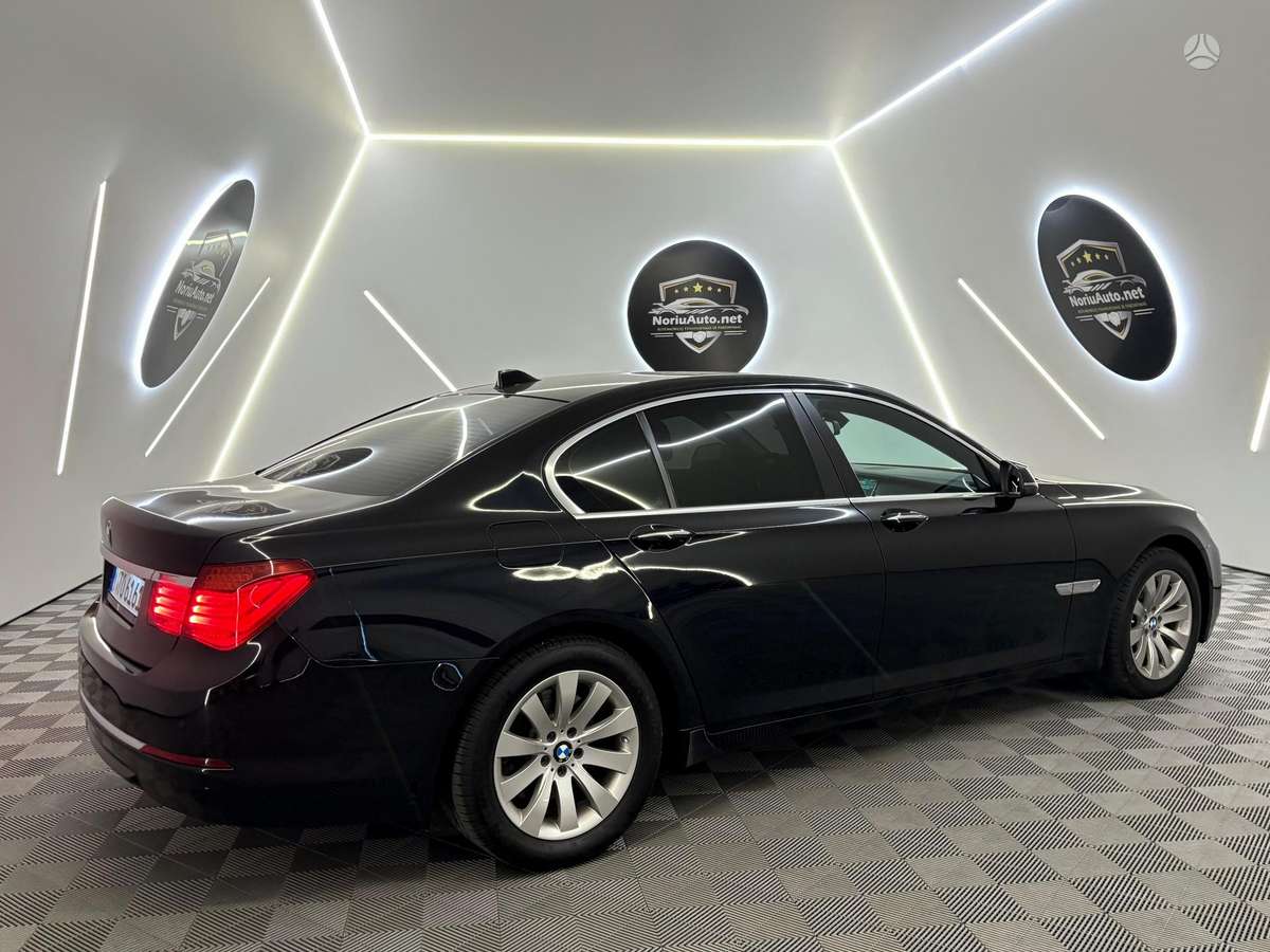 BMW 730, 3.0 l., Седан