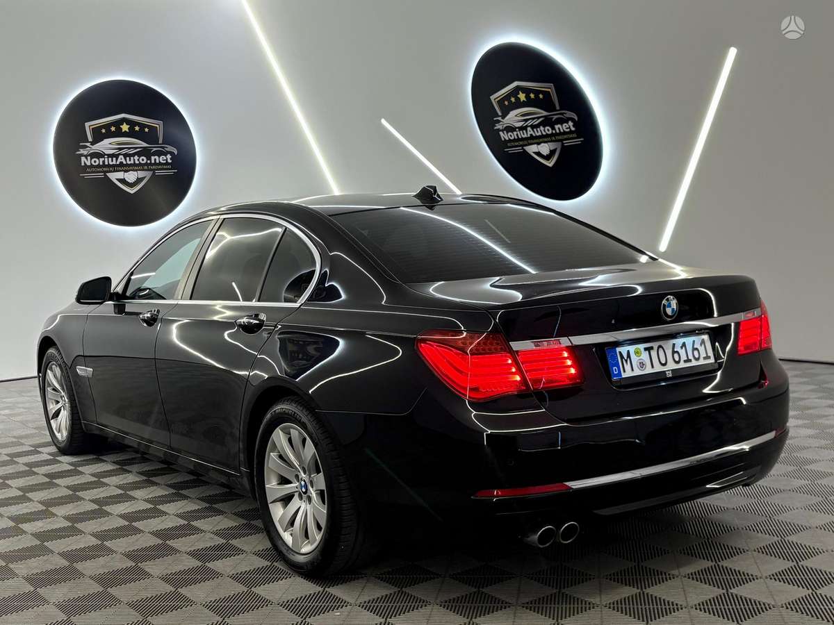 BMW 730, 3.0 l., Седан