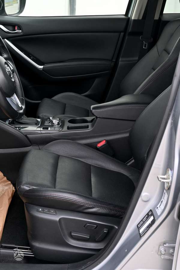 Mazda CX-5, 2.2 l., off-road / crossover