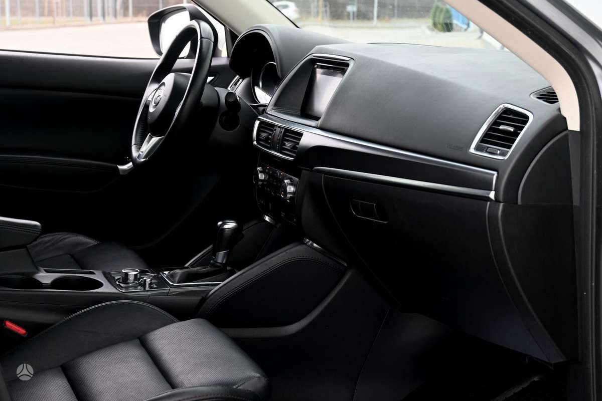 Mazda CX-5, 2.2 l., off-road / crossover