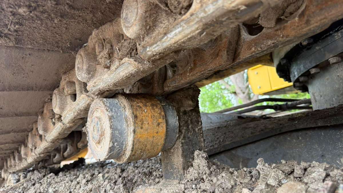 New Holland E235BSR-2, ekskavatori