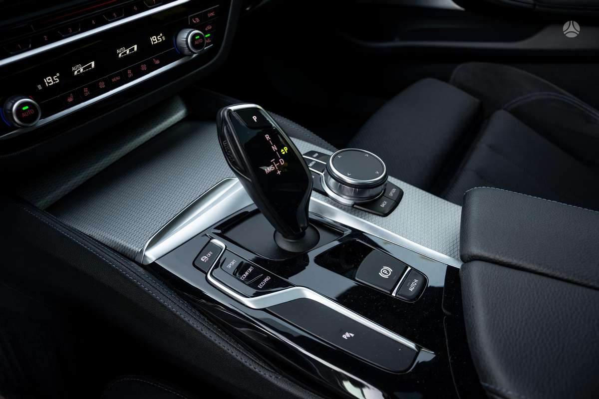 BMW 520, 2.0 l., Седан