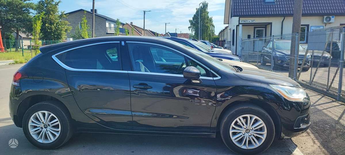 Citroen DS4, 1.6 l., hatchback