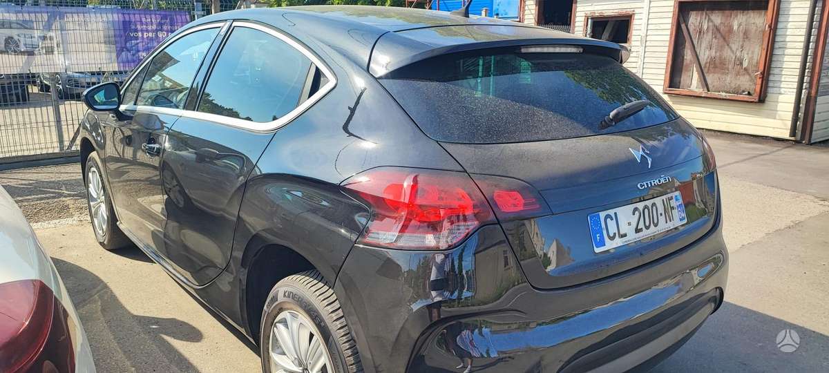 Citroen DS4, 1.6 l., hatchback