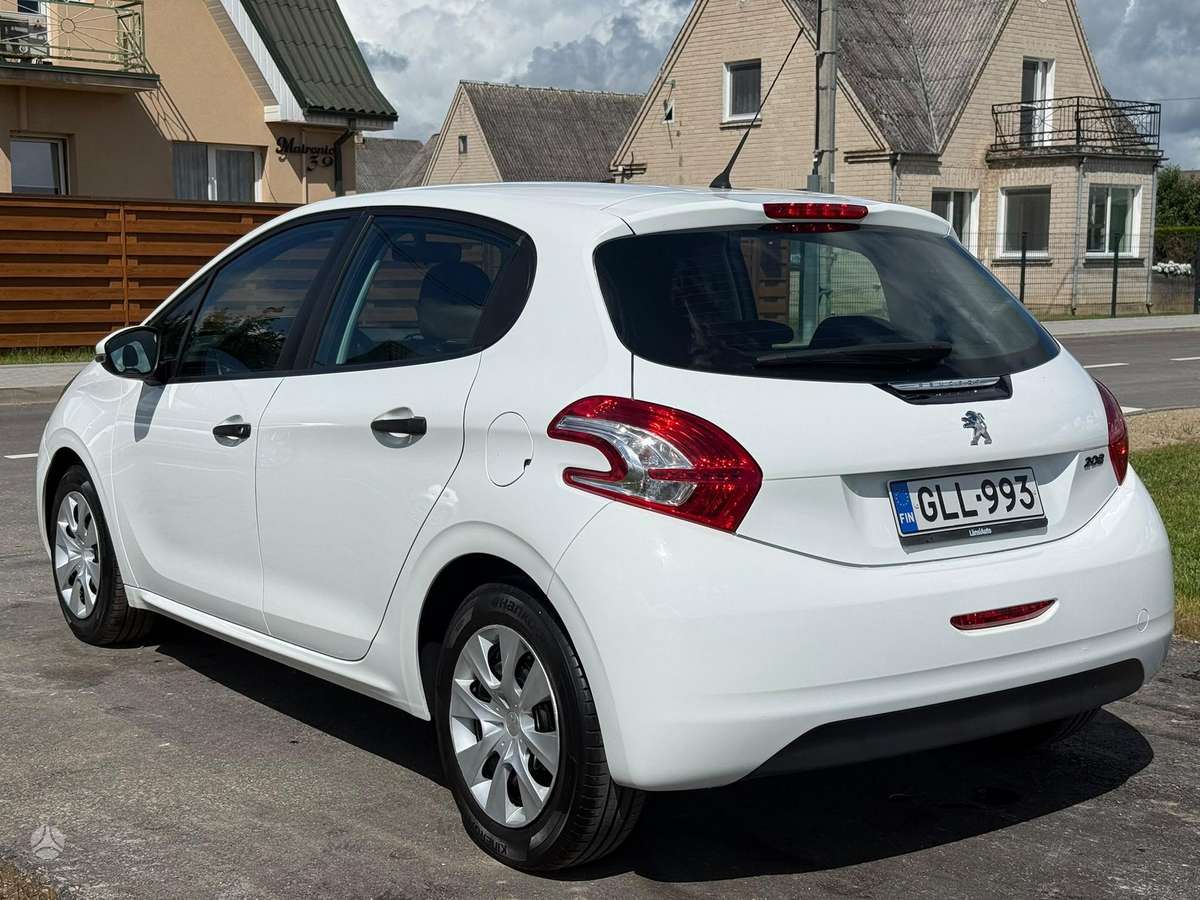 Peugeot 208 - 4