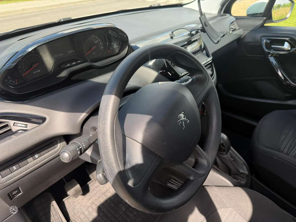 Peugeot 208 - 9