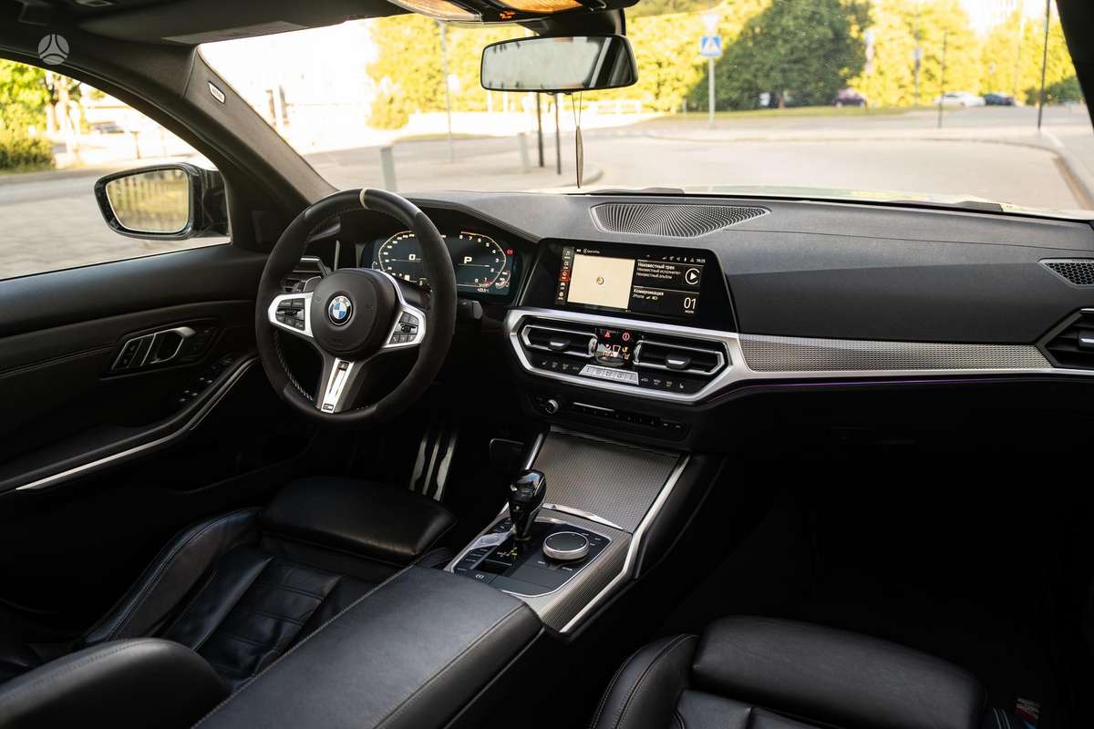 BMW 330, 2.0 l., Седан